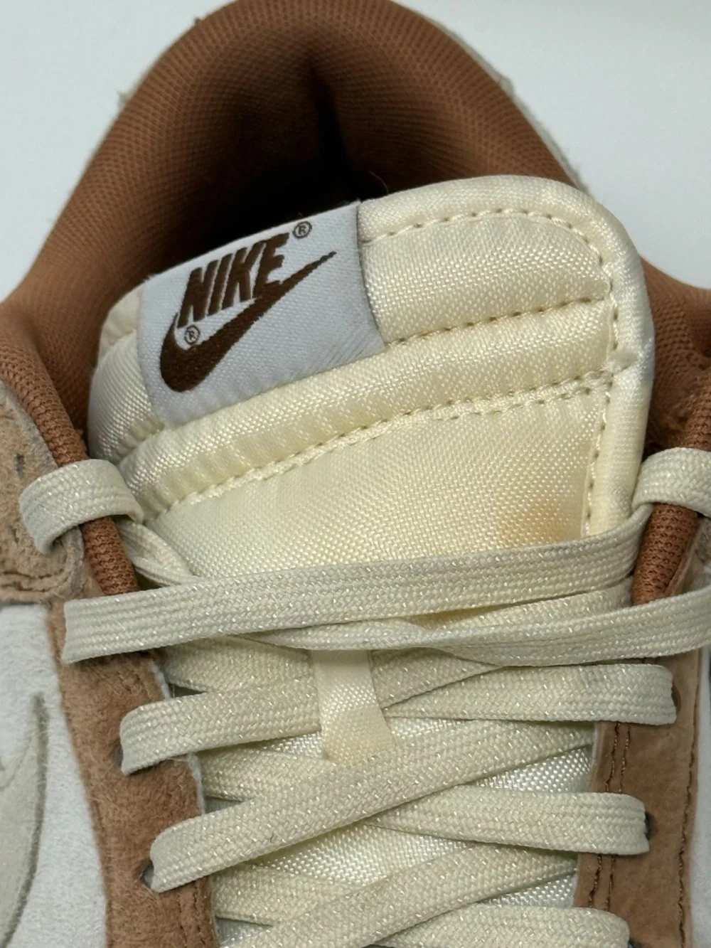 Nike Dunk Low Curry Men's Size 9.5 DD1390-100 Tan Brown Sneakers Shoes